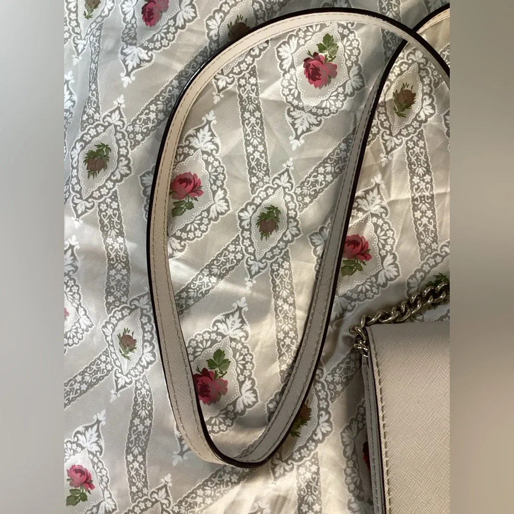 Kate Spade Beige Crossbody Bag with Gold Chain - Picture 4 of 14